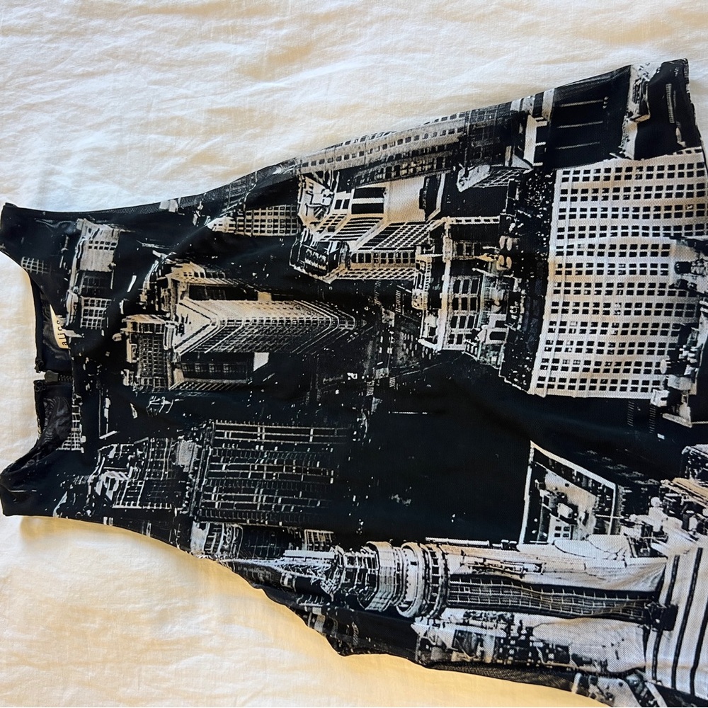 Alice + Olivia Cityscape Tank Size Medium